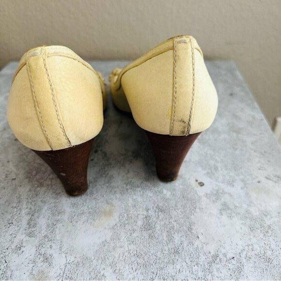 Tory Burch Off White Leather Logo Embellished Wedge Pumps Size 8 - Picture 9 of 12